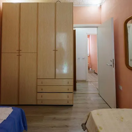 The Orange Housing In * كومو