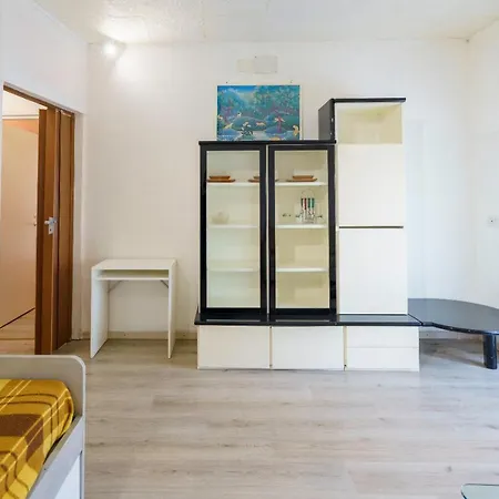 The Orange Housing In * كومو