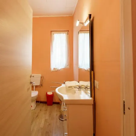 아파트 The Orange Housing In *