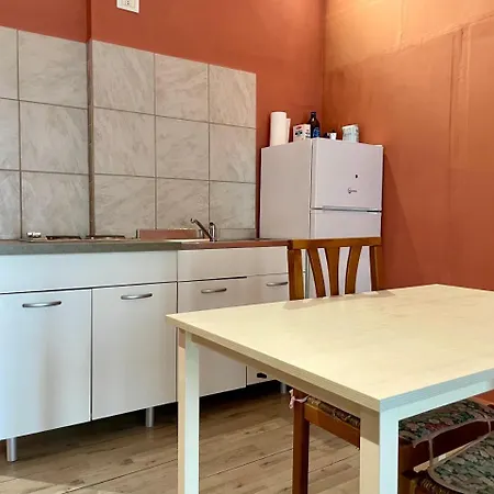 The Orange Housing In 아파트